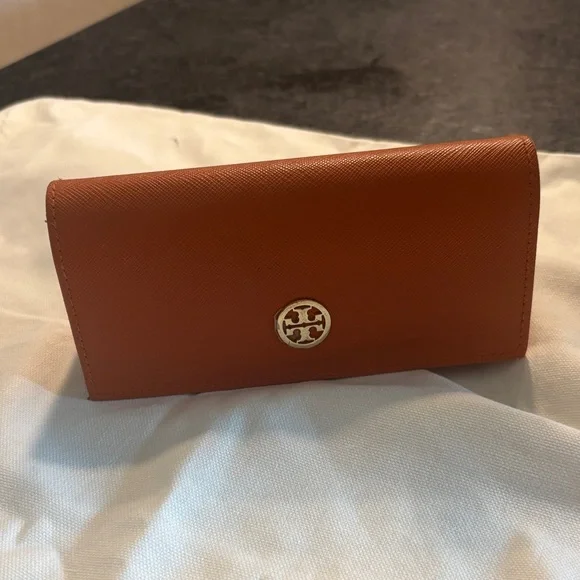Tory Burch Burnt Orange sunglass holder + sunglasses - Picture 1 of 3